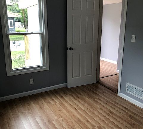 3rd image of 738 Fairyland Ave
