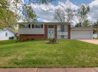 9528 Craigwood Ter, Saint Louis, MO 63126