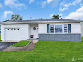 214 Westbrook Dr, Toms River, NJ 08757