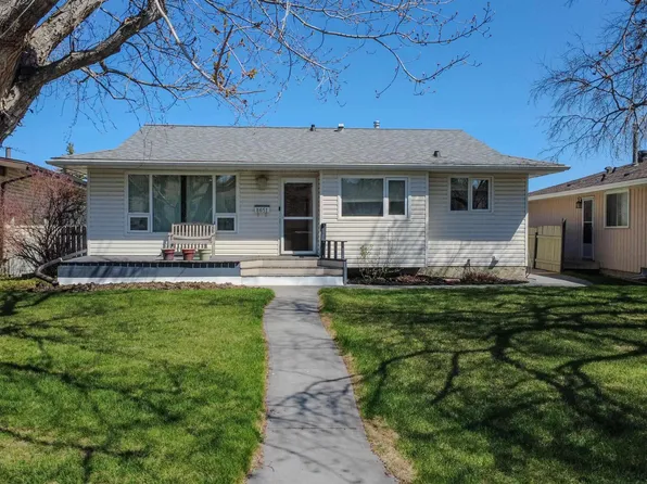 8651 27th Ave NW, Edmonton, AB T6K 2X3