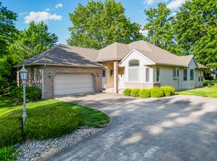 1204 Dylan Ln, Carterville, IL 62918