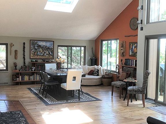 DR, deck access from foyer