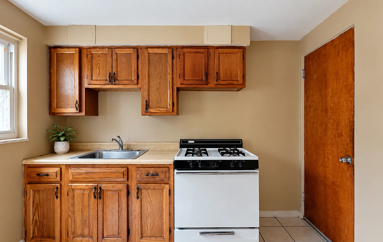 2 bedroom Townhome, Pittsburgh, PA 15221 — Photo 3