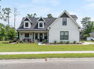 191 Crown Pointe Dr, Hampstead, NC 28443