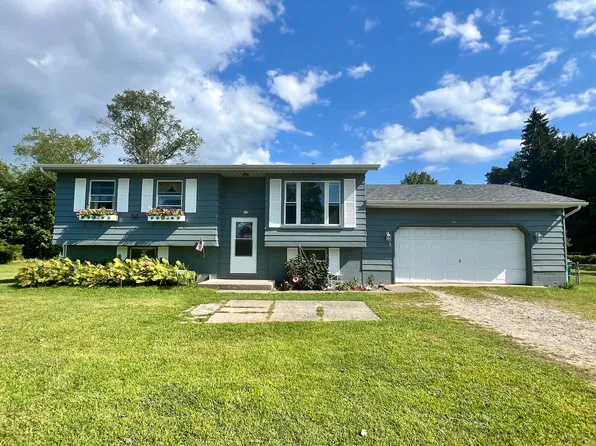 3580 Holton Rd, Twin Lake, MI 49457