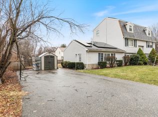 5 Longfellow Ln, Billerica, MA 01821