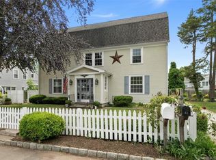 10 Hart Ave, Branford, CT 06405