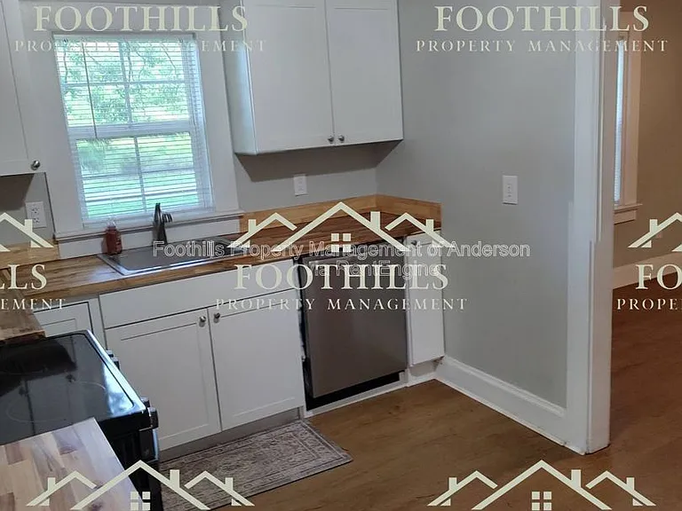 1905 Marett Rd — Photo 7