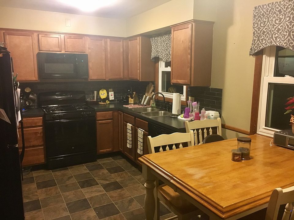 1st image of 709 Lenora Ave NW