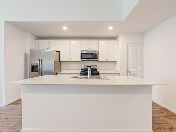 3rd image of 1496 Twilight Green Dr