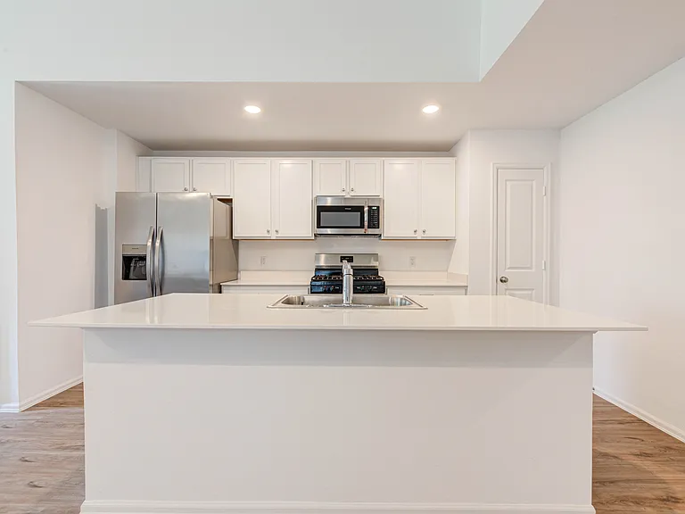 1496 Twilight Green Dr — Photo 3