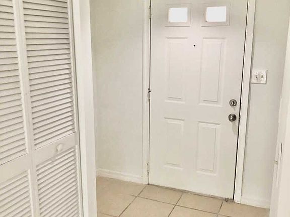 2nd image of 19117 Glenmoor Dr #19117