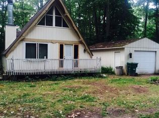 5262 Maple Grove Rd, Lake Ann, MI 49650