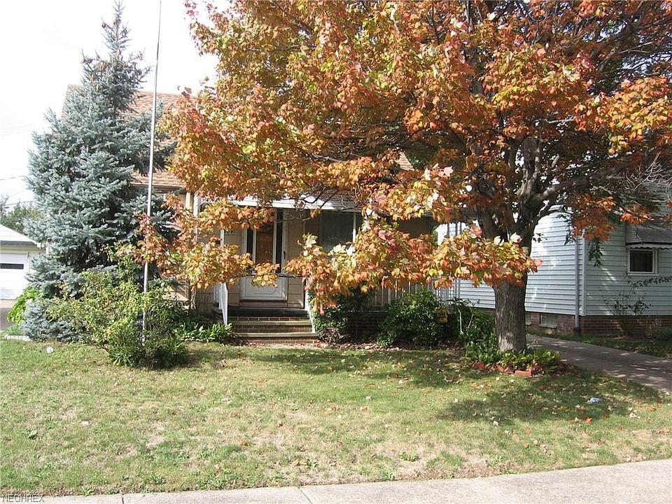 1st image of 844 E 218th St