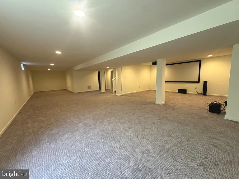 148 Grissom Dr — Photo 32