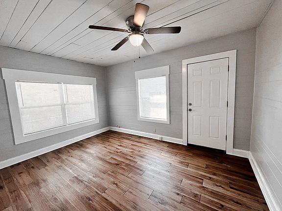 5th image of 2417 10th Ave S