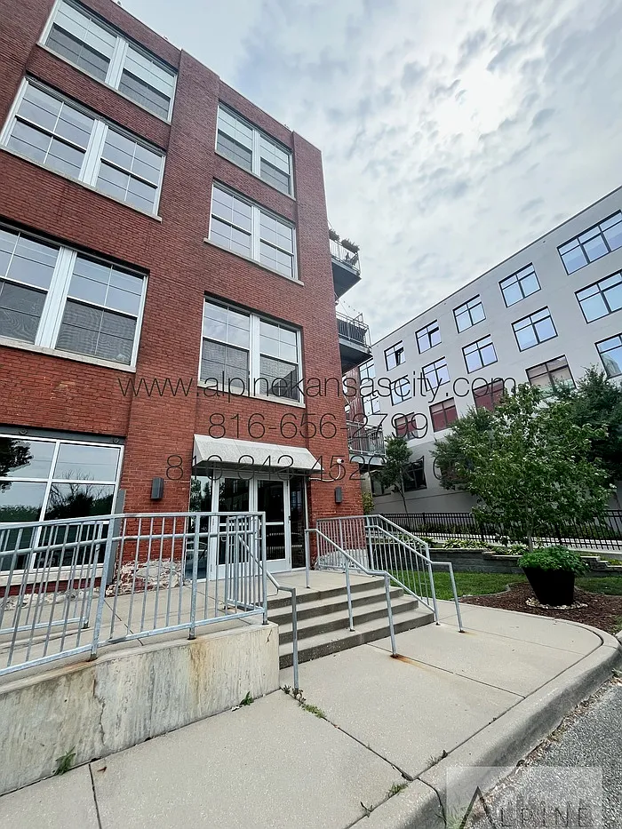 1 bed, 1.0 bath, 787 sqft, $1,650 — Photo 1