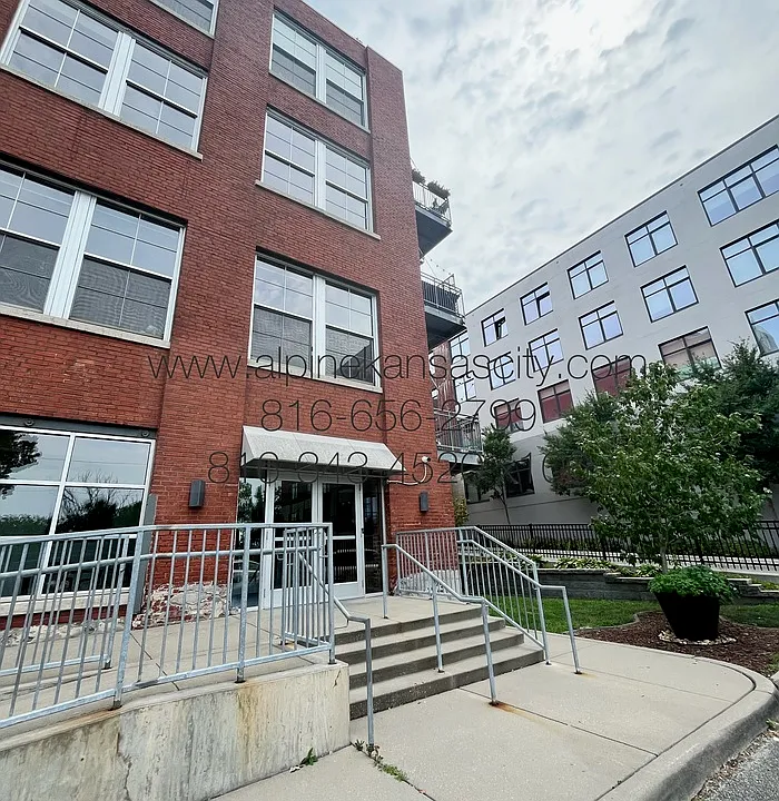 136 Main St #203