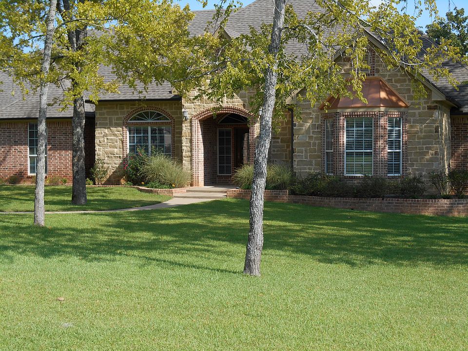 1st image of 1438 Vanderbilt Dr