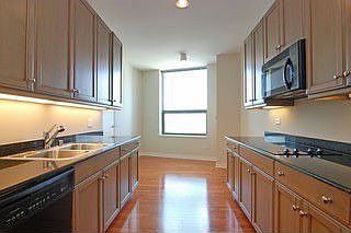 4th image of 501 N Clinton St APT 2905