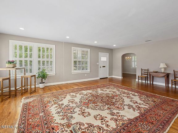 3rd image of 2337 BROADMOOR Lane