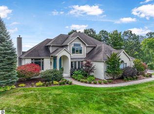 9546 Eastridge Dr, Traverse City, MI 49686