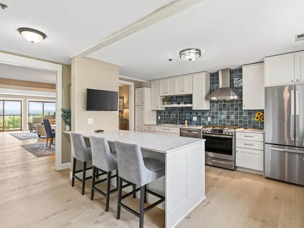 8121 34th Ave S Unit 301, Bloomington, MN 55425