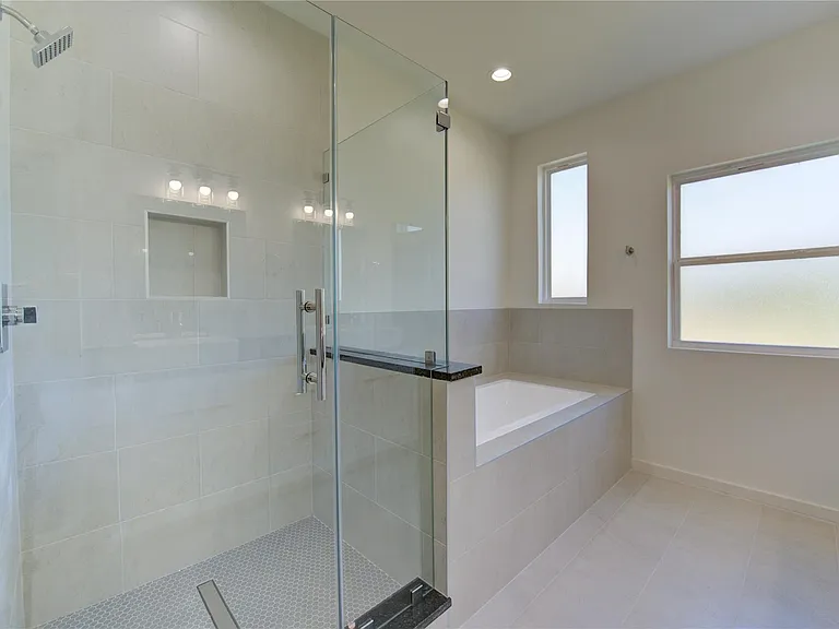 2922 El Fenice Ln — Photo 8