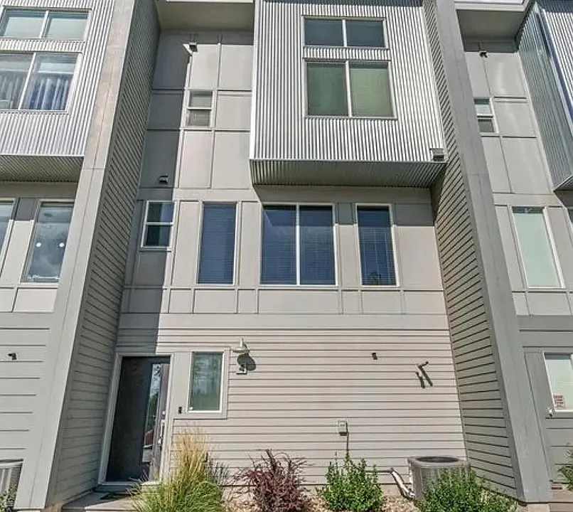 8711 E Hampden Ave #4