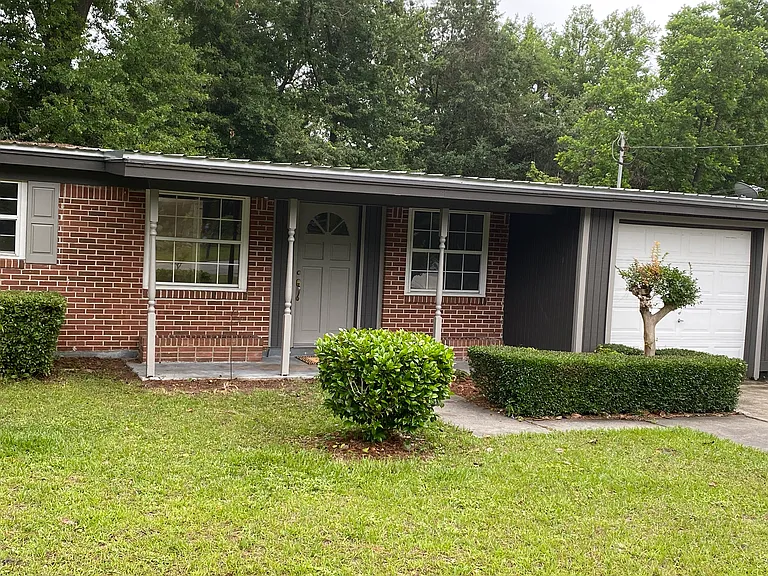 171 Stafford Ave — Photo 1