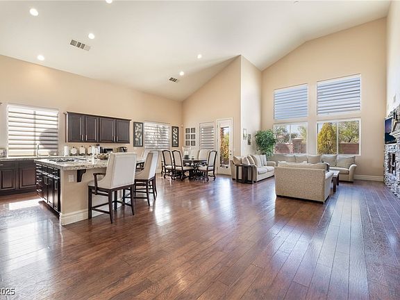 4th image of 837 Roseberry Dr
