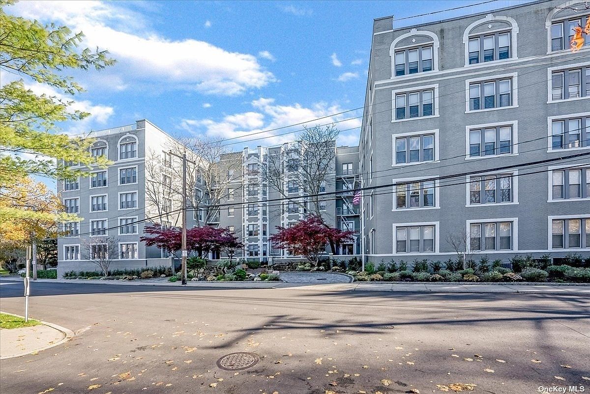 1185 E Broadway UNIT 1B, Hewlett, NY 11557 Zillow