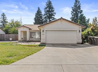 3937 W Sweet Ct, Visalia, CA 93291