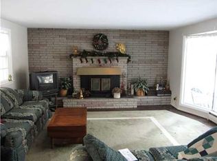 8 Foxhunt Ln, East Amherst, NY 14051