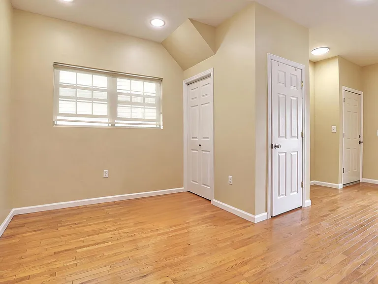 249 Winfield Ave #A — Photo 16