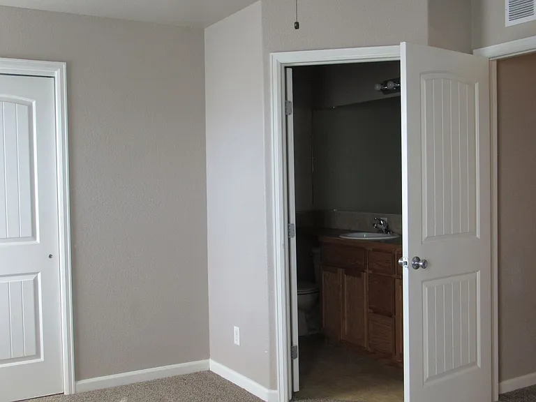 3850 Sweetbrier St — Photo 20
