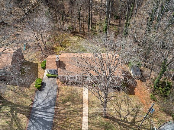 5th image of 1005 Williamsburg Pl