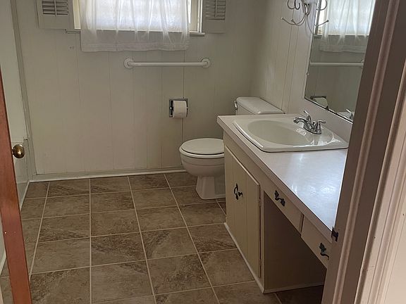 2nd image of 1311 Greenwood Dr