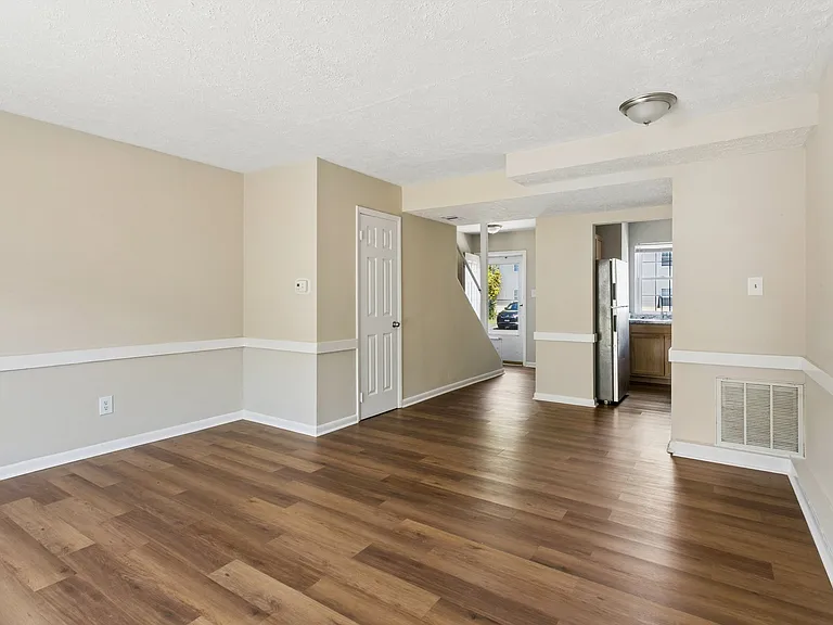 506 Genneys Way — Photo 7