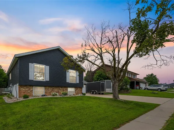 4325 Orchard Dr NW, Cedar Rapids, IA 52405