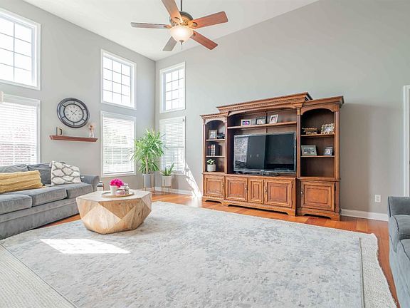 5th image of 1725 Illinois Ct