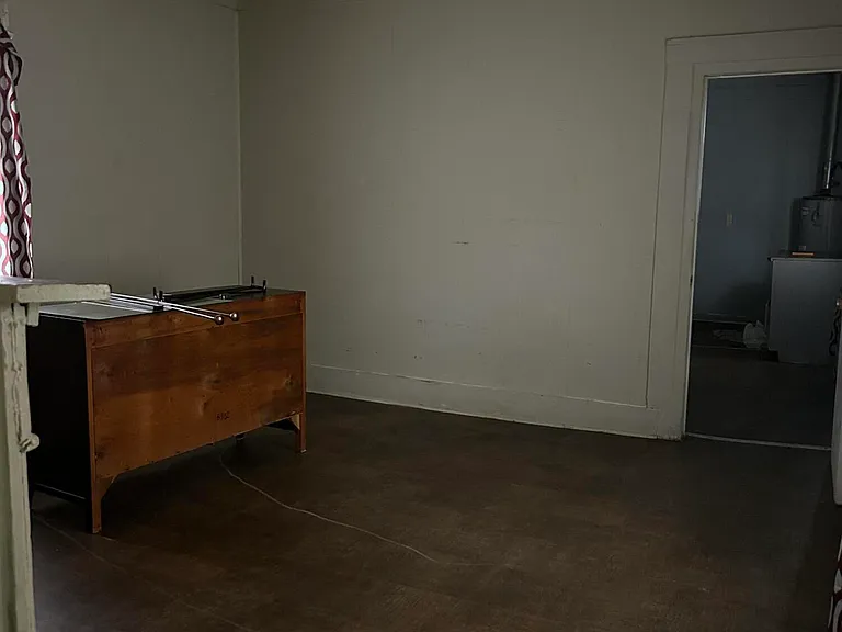 707 Broad St — Photo 3