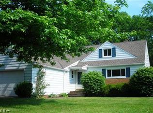 5229 Thornbury Rd, Cleveland, OH 44124