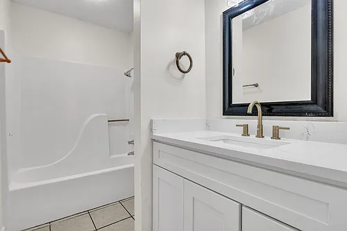 1056 N Montgomery St Photo 1