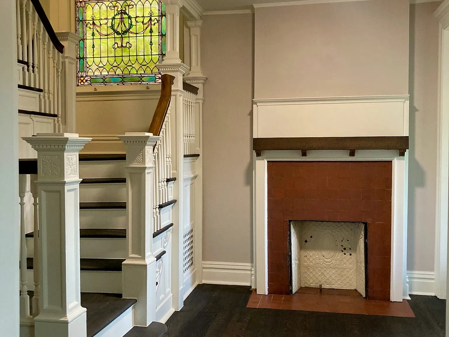 6 bed, 2.5 bath, 2879 sqft, $2,500 — Photo 2