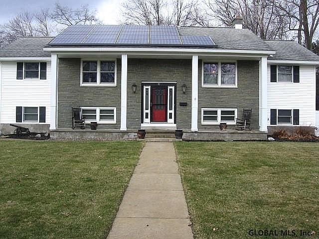 2nd image of 61 Crestwood Dr