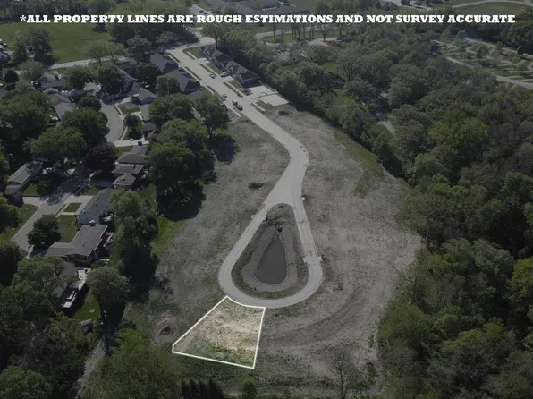 200 27th Ave S, Clear Lake, IA 50428