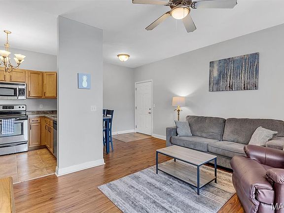5th image of 1236 Gardens Circle Dr #M