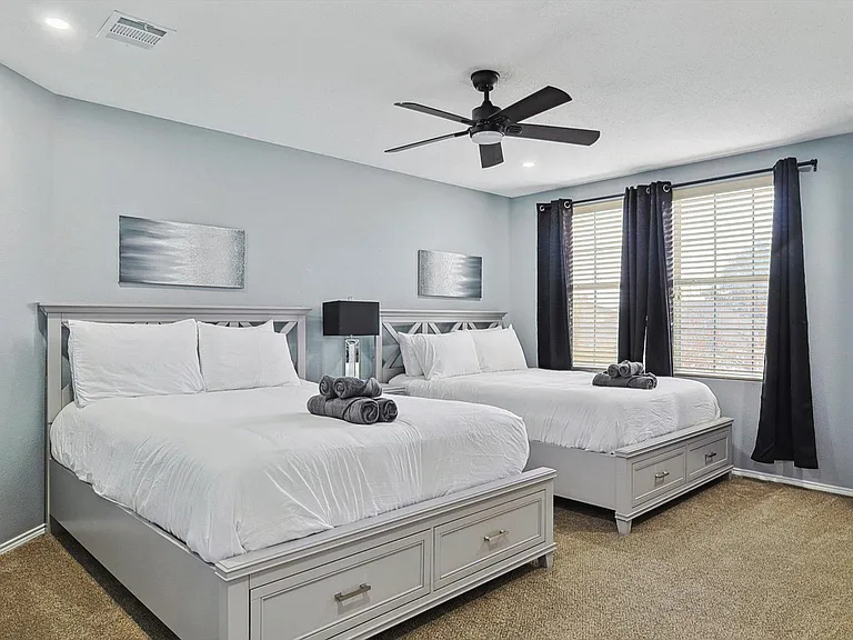 2136 Dayton Ln — Photo 24