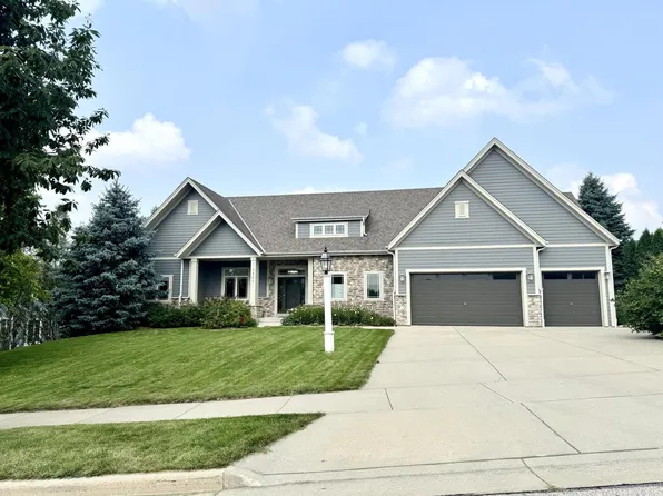 2802 Huron LANE, Waukesha, WI 53189